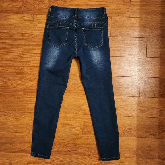 Between Us Jeans - Picture 12 of 12